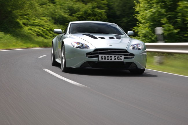 Aston Martin V12 Vantage