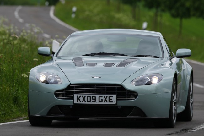 Aston Martin V12 Vantage