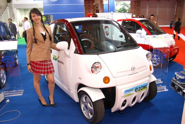 Booth babes from the Tokyo Motor Show