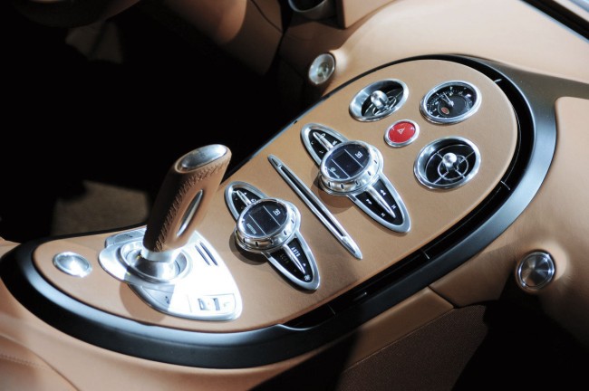 "Sang d'Argent" - a one-off Veyron version for Middle East