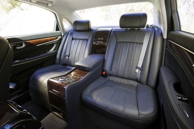 2011_hyundai_equus_15