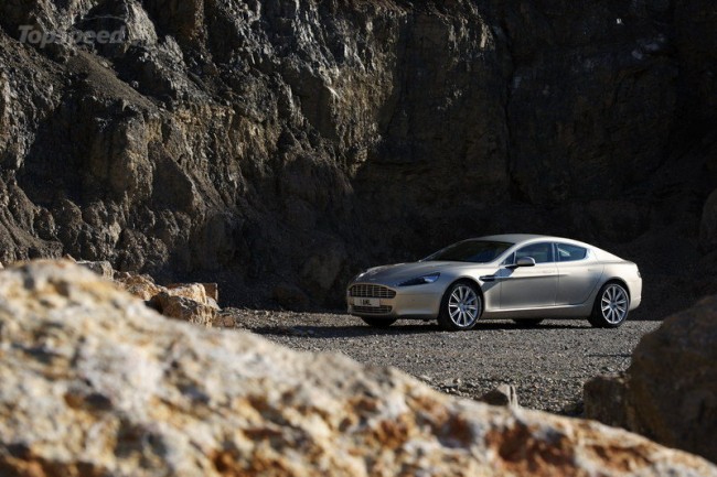 2010-aston-martin-rapide-115_800x0w