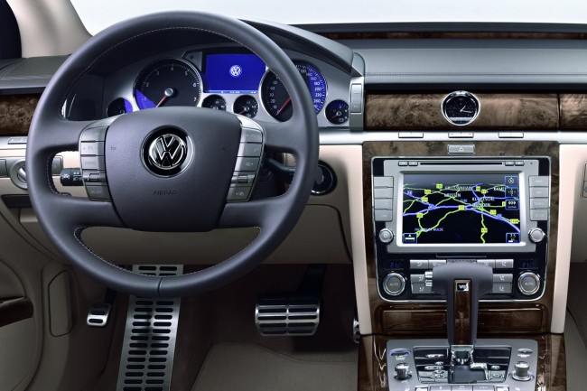 2011-VW-Phaeton-13