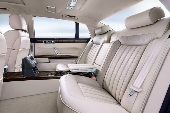 2011-VW-Phaeton-7