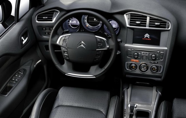 2011_citroen_c4_press_photos_australia_08-4c05e950cd8f5-935x595