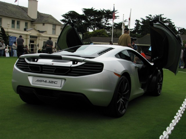 mclaren-mp4-12c-on-the-pebble-beach-concept-lawn_100319015_m