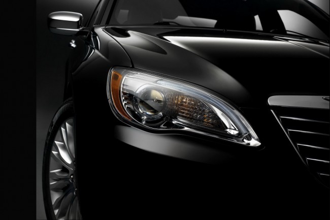 2011-Chrysler-200-7