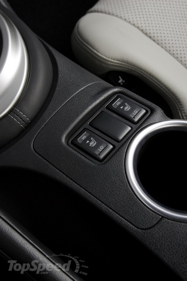 2011-nissan-370z-coupe-12_800x0w
