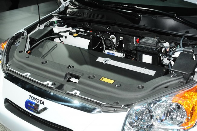 Toyota-RAV4-Tesla-EV-6