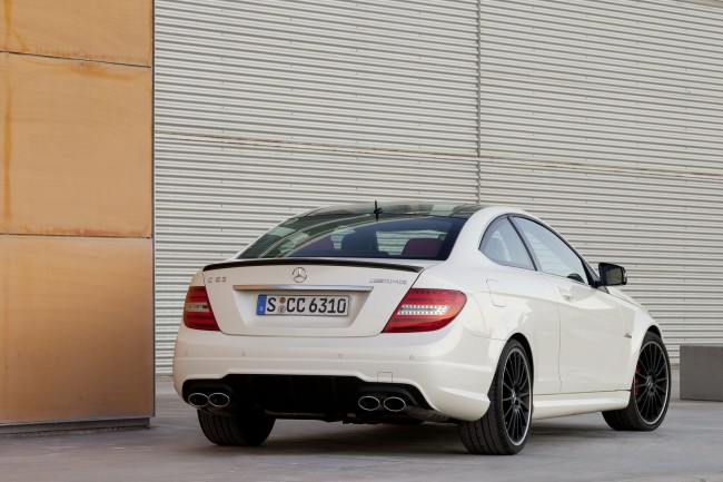 2012-Mercedes-Benz-C63-AMG-Coupe-28