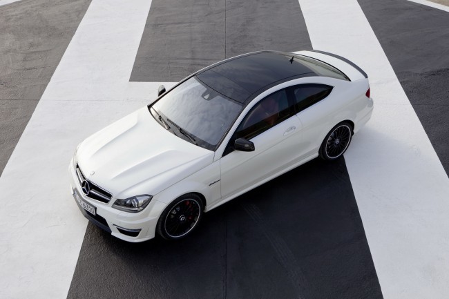 2012-Mercedes-Benz-C63-AMG-Coupe-33