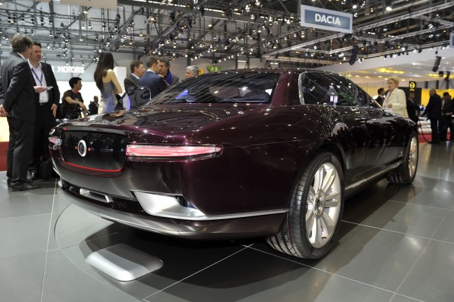 Bertone-Jaguar-B99-33