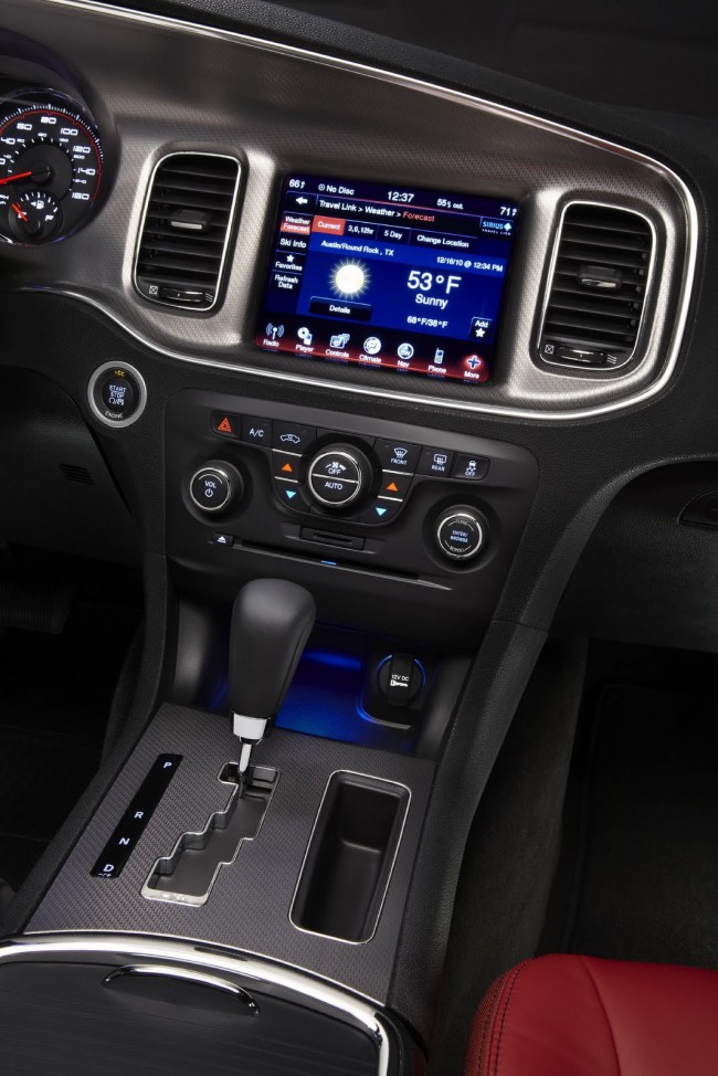 2012-Dodge-Charger_19