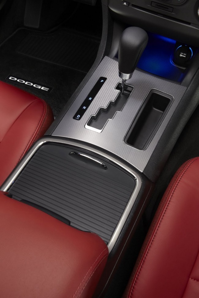 2012-Dodge-Charger_23