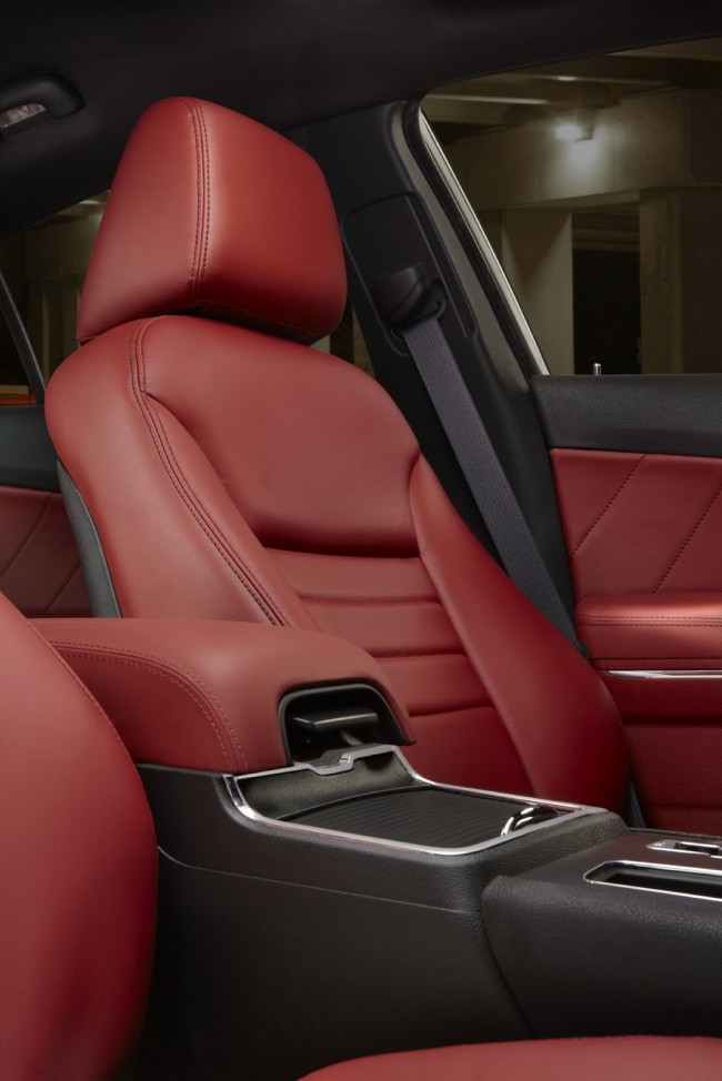 2012-Dodge-Charger_25