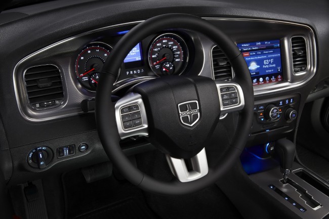 2012-Dodge-Charger_27