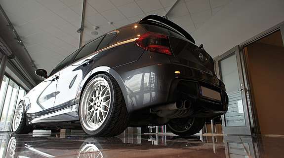 BMW-1-M-V8-13