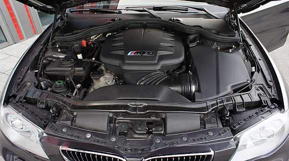BMW-1-M-V8-15