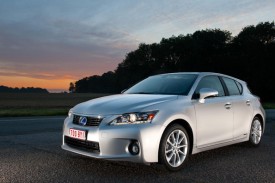 2013_Lexus_CT_200h_007