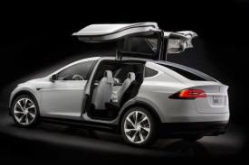 Tesla-Model-X-falcon-doors-623x389