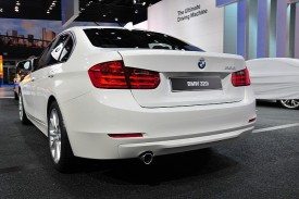 bmw-launches-320i-entry-level-3-series-in-detroit-medium_2