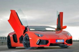 Lamborghini-Aventador-LP-700-4-304x202-59b7f8addd4b006d