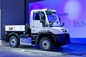 2013-Mercedes-Econic-1