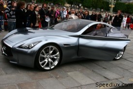 Photos of Infiniti Emerg-E concept.