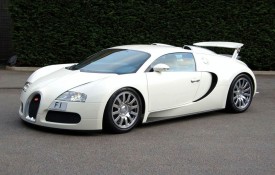 Bugatti Veyron with F1 number plate