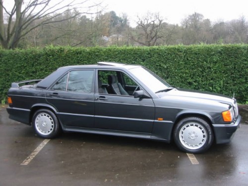 Mercedes-190E-Cosworth-1