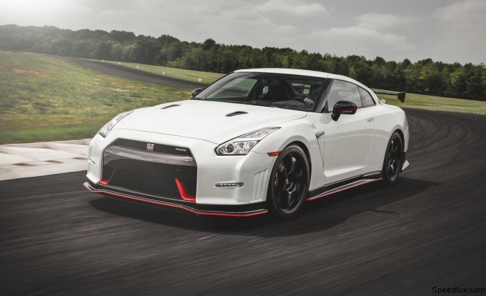 Photos of Nissan GT-R