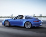 Images of Porsche 911 Carrera 4 and Targa 4