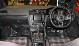 Volkswagen_Golf_GTI_interior