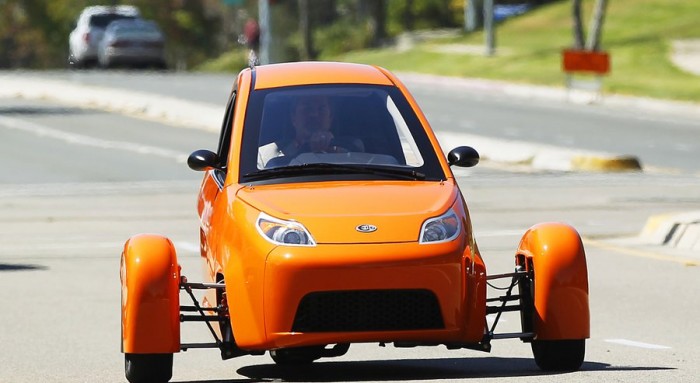 elio three wheeler images