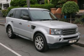 2005_Land_Rover_Range_Rover_Sport_(L320_MY06)_TDV6_wagon_(2015-12-07)_01