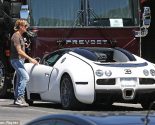 Keith Urban with his Bugatti Veyron at Nashville