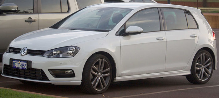 2015 Volkswagen Golf R Line S door hatchback