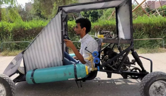 Car that run on air created by Egyptian students