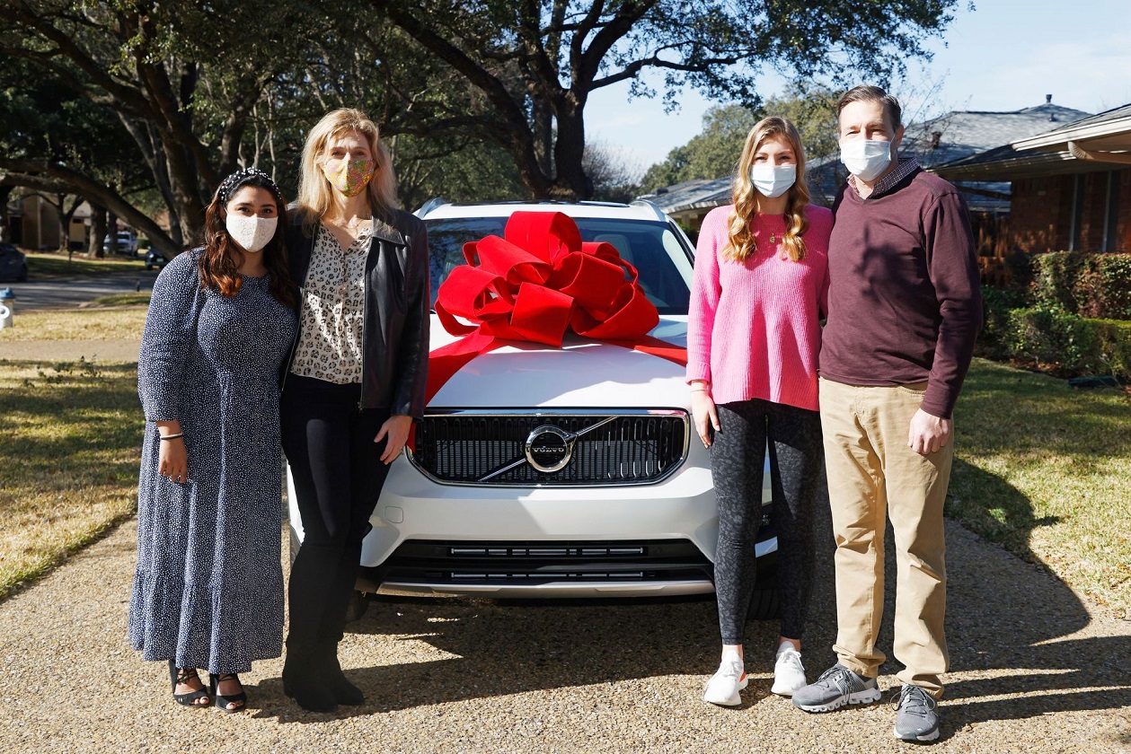 Dallas woman wins car for her family during coronavirus pandemic