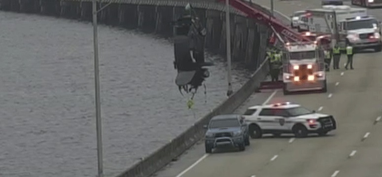 car plunges into river after crash on Dames Point Bridge