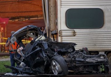 car-train crash in Chicago