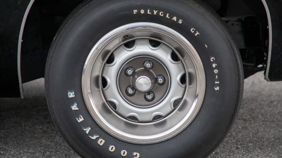 1971 Plymouth Hemi Road Runner (9)