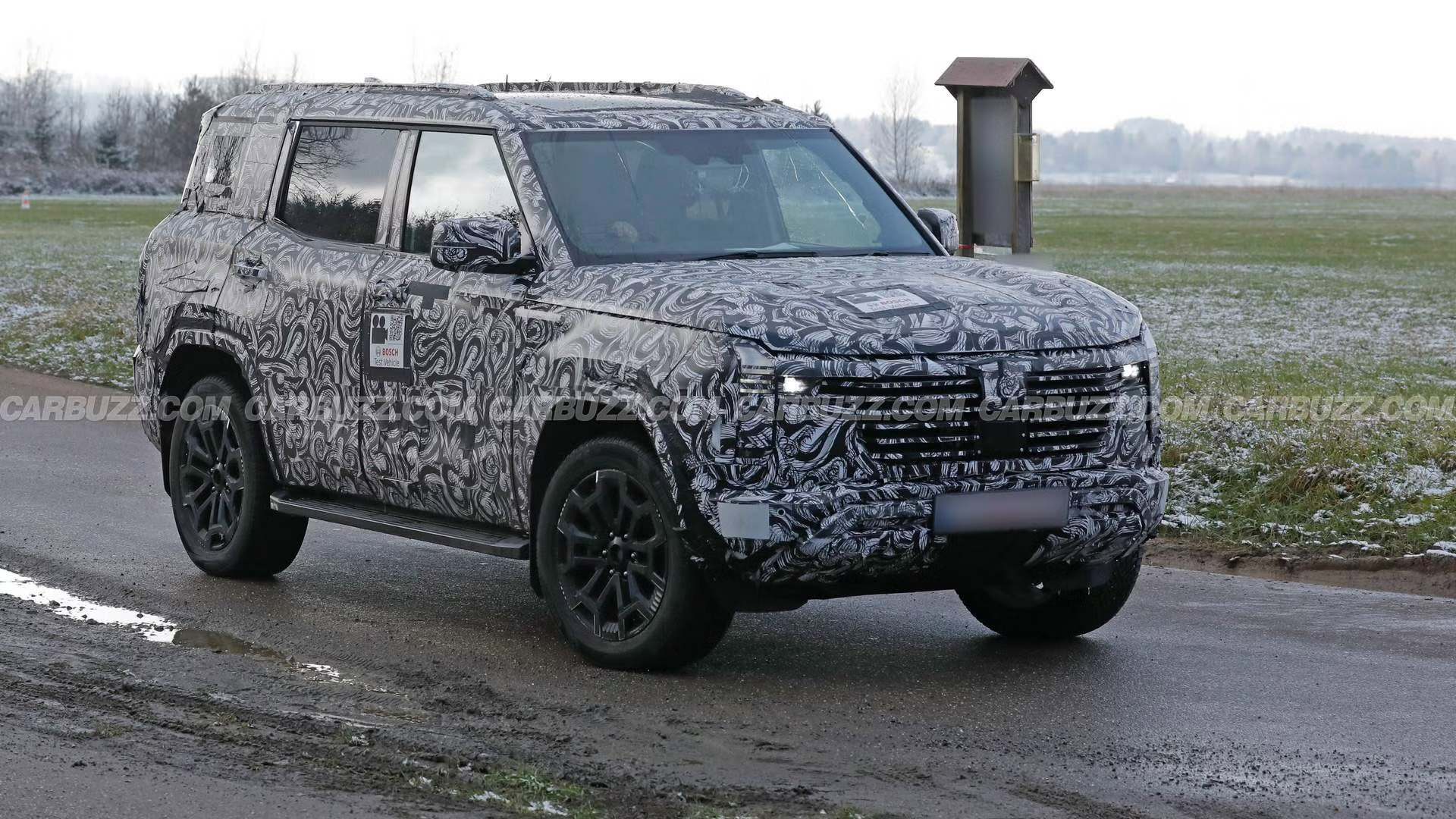 2027 MItsubishi Pajero Spy Shot (12)
