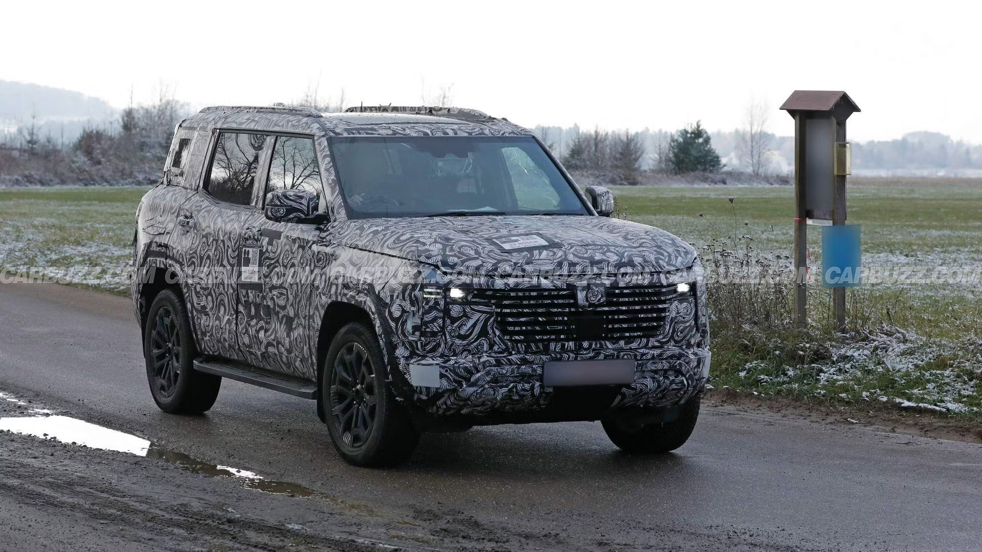 2027 MItsubishi Pajero Spy Shot (13)