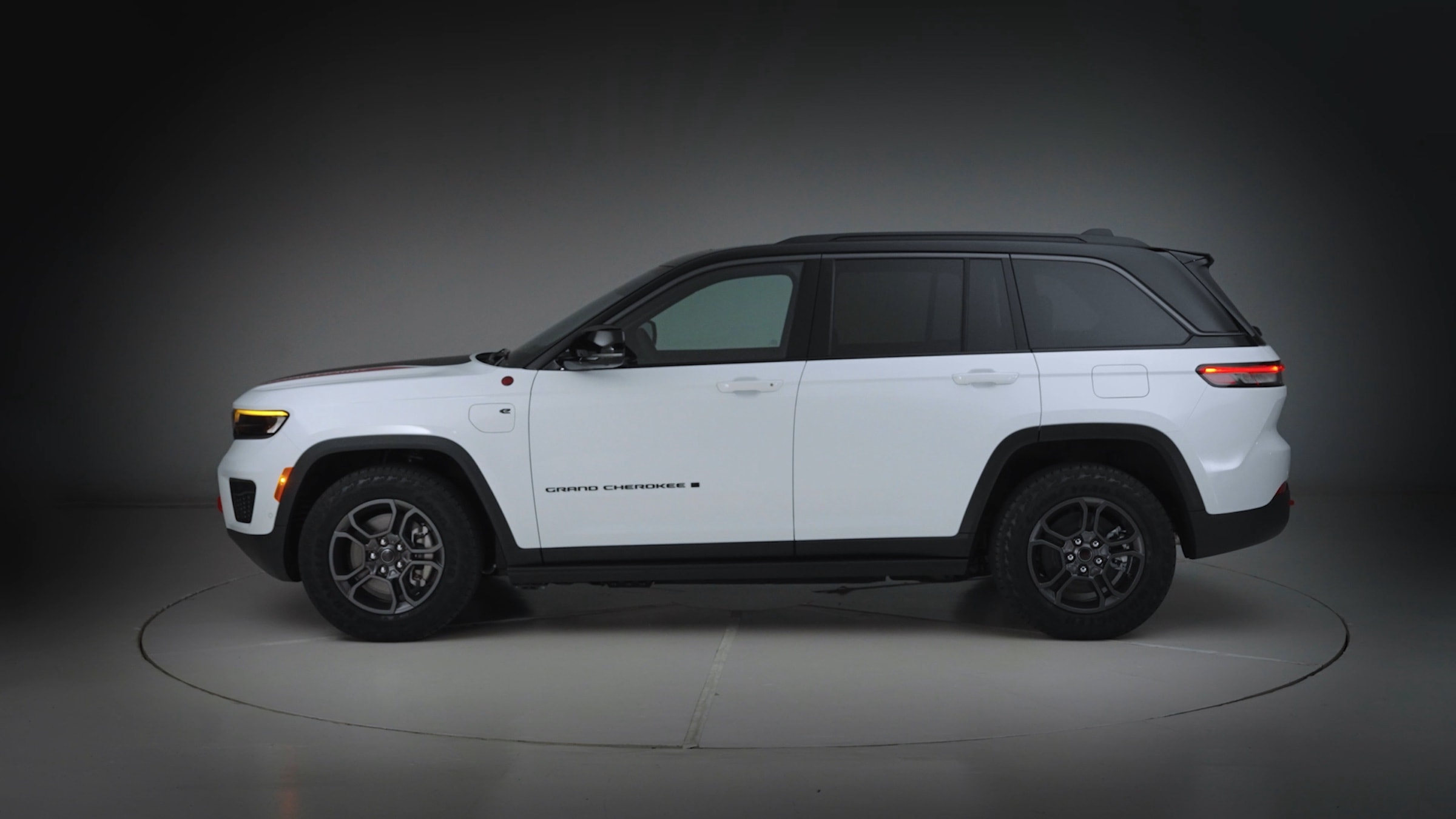 2027 Jeep Grand Cherokee (12)