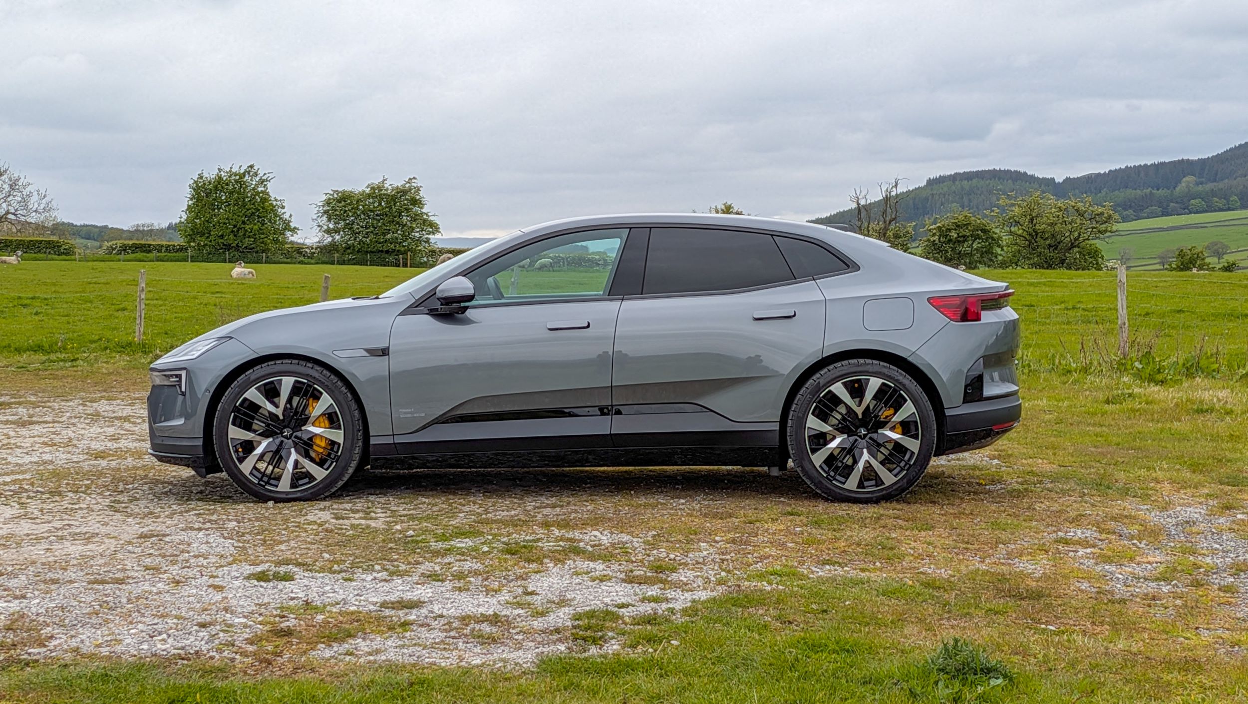 Polestar 4 (5)