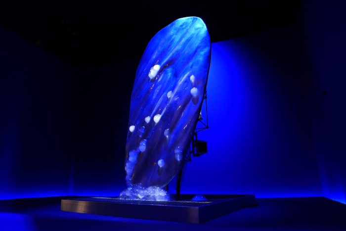 BMW Put the New 7 Series Inside an Art Installation in Istanbul – and Somehow It Fits the Car