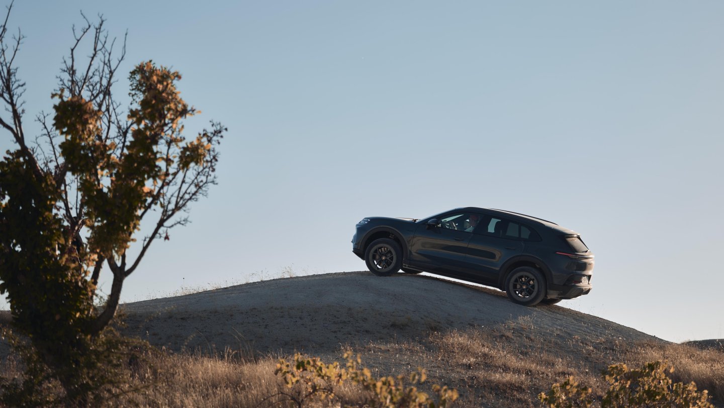 Porsche Cayenne Electric (5)