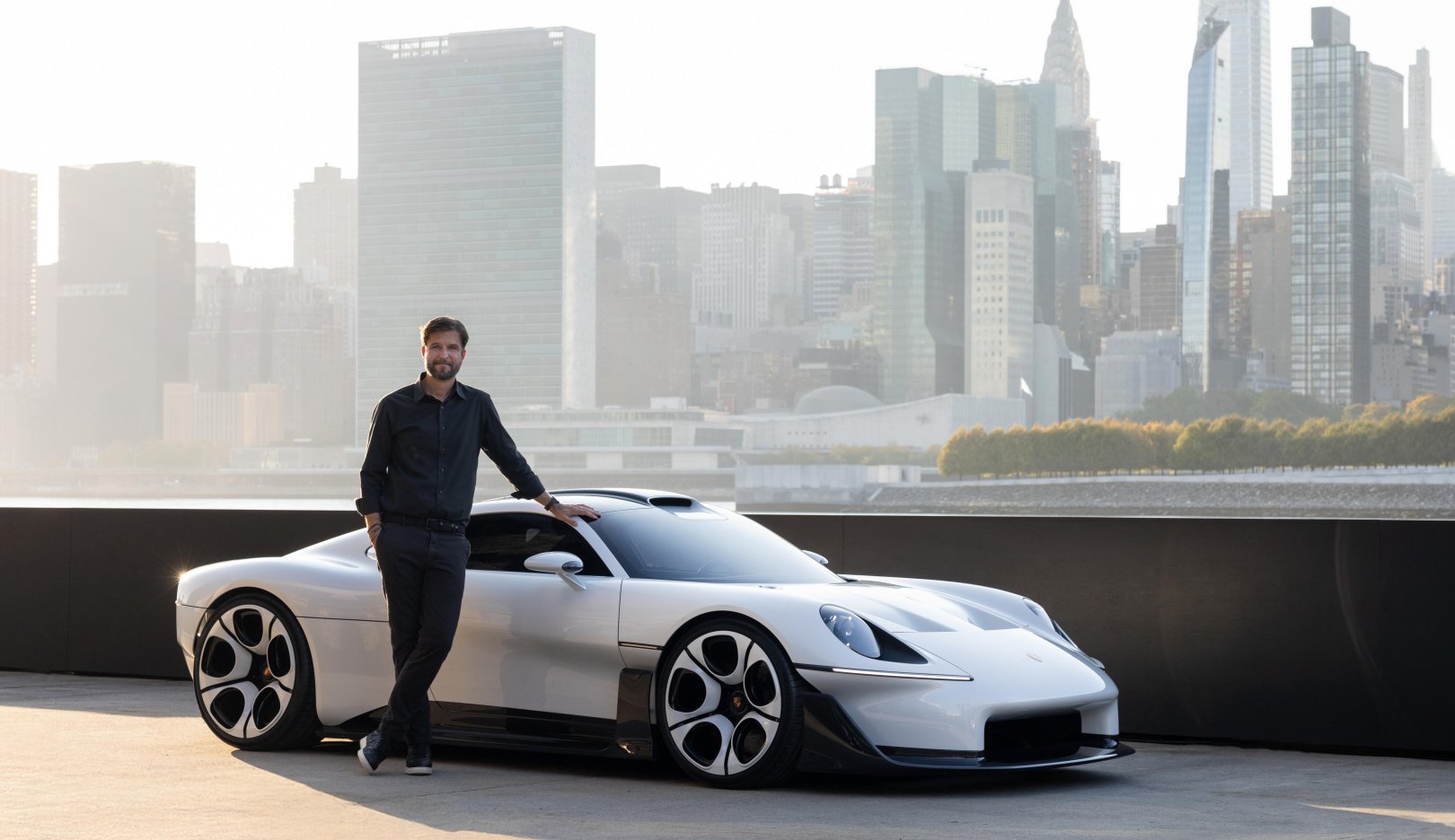 Porsche Mission S (2)